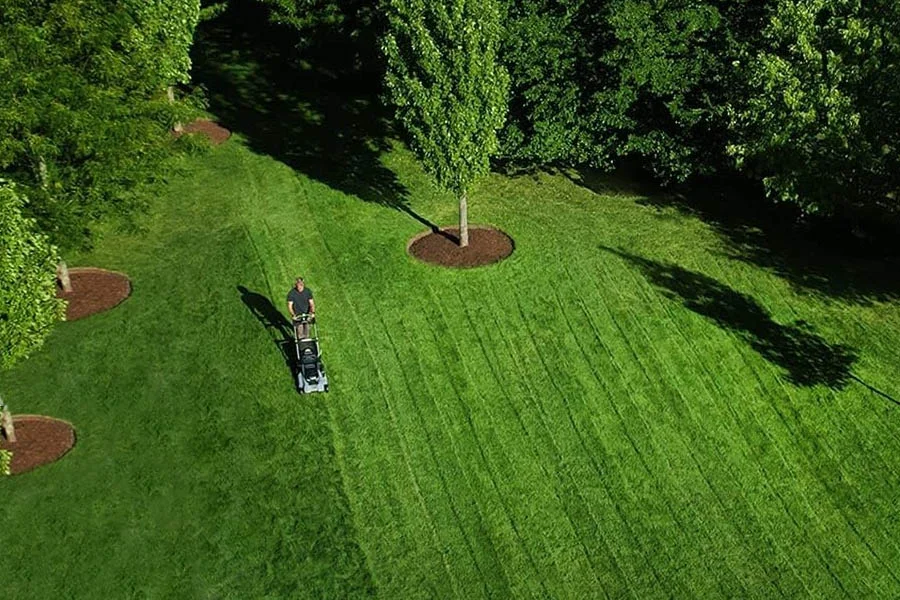 battery electric lawn mower